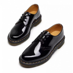 S&uuml;gisesed madalad kolme auguga v&auml;ikesed nahast kingad Briti stiilis suured l&auml;ikivad &uuml;mmarguse ninaga paarit&ouml;&ouml;riistakingad mitmek&uuml;lgsed mudelid 44 must