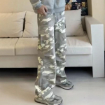 Meeste vintage pestud kamuflaažiga cargo p&uuml;ksid k&otilde;rge v&ouml;&ouml;kohaga laia l&otilde;ikega sirge s&auml;&auml;rega vaba aja p&uuml;ksid Medium gray
