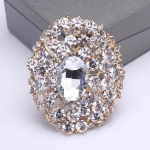 Suurep&auml;rane suurest kristallist kivikivist luksuslik klaasist pross, k&otilde;rgekvaliteedilised r&otilde;ivatarvikud pross