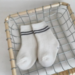 Sportlik beež halli v&auml;rvi noorte laste sokid poistele Triibuline R-t&auml;hega vasikasokk v&auml;ikelapsele kevad-s&uuml;gis pehme frotee sokk S