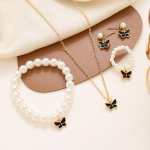 V&otilde;luv p&auml;rl-liblika ehtekomplekt: Kaelakee, K&otilde;rvar&otilde;ngad, S&otilde;rmus ja K&auml;ev&otilde;ru 4-piece set