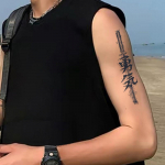 S&otilde;dalase m&otilde;&otilde;ga &uuml;rdimahla t&auml;toveeringu kleebised, meeste veekindel, p&uuml;siv poolp&uuml;siv t&auml;toveering suur pilt lillevarre kunst v&otilde;lts t&auml;toveeringud