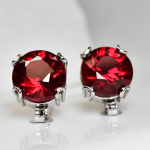 Looduslik SERTIFITSEERITUD Punane Rubiin 13 ct H&auml;mmastav Kivi &Uuml;mmargune K&otilde;rvar&otilde;ngaste Paar Parim Talle 21.8 mm approx punane