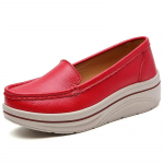 Kevad S&uuml;gis Naiste Lamedad Platvormkingad Loaferid Daamide Nahast Mugavad Kiilud Mokassiinid Ortopeedilised Slip-on Vabaaja Kingad Suured suurused 35 punane