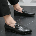 Meeste Vabaajajalatsid slip-on Nahast Meeste Klassikalised Retro Mokassiinid Moccasins Mehed Mugavad &Otilde;ues S&otilde;itmiseks Lamedad kingad mehed mokassiinid 38 must