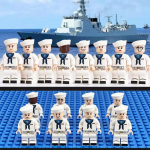 8 tk/partii merev&auml;e s&otilde;durite mocp&uuml;ssid minifiguurid ehitusklotsid, mis sobivad Legoed m&auml;nguasjadega