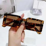 Isikup&auml;rastatud uued v&auml;ikese raamiga ristk&uuml;likukujulised p&auml;ikeseprillid naistele mood želeev&auml;rvilised p&auml;ikeseprillid naiste reisiprillid Uv400 Oculos De Sol