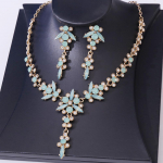 Pruudi kaelakee komplekt, moekas k&otilde;rgekvaliteediline kristallkaelakee, k&otilde;rvar&otilde;ngad ja ehete kaheosaline komplekt