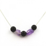 Pierres et Min&eacute;raux. Collier perles Onyx noir mat 8 mm + Am&eacute;thyste du Br&eacute;sil Chaine en acier inoxydable.