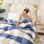 Kogu hooaja masinpestav puuvillane tekk &uuml;hiselamutele: Ideaalne kevadiseks, s&uuml;giseseks ja talviseks kasutamiseks kaheinimese v&otilde;i kahekordse suurusega voodites. 150x200cm 1kg