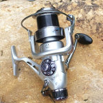 Spinningurull s&uuml;sinikkiust t&otilde;mberull 11+1 roostevabast terasest varjestatud laagrid karpkalap&uuml;&uuml;girull 5000