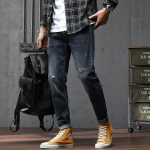 Kevadised uued elastsed teksad meeste Korea Fit Fit meeste teksad Meeste katkised jalap&uuml;ksid 36 black
