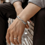 1 tk sulgedest manseti k&auml;ev&otilde;ru meestele ja naistele h&otilde;be