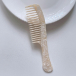 Atsetaadist juuste kujundamise kamm V&auml;rviline juuksuri kamm juuksehari naistele t&uuml;drukutele juuste kujundamine juuksurisalongi tarvikud juuksekamm