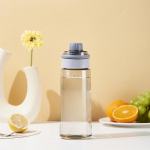 Plastikust tassid meestele, naistele ja lastele Kaasaskantavad spordiveekeetjatopsid Suure mahutavusega Lihtsad v&auml;liruumitopsid. 650ml roosa