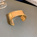 Ebaregulaarne volditud laia manseti k&auml;ev&otilde;ru metallist reguleeritava avaga k&auml;ev&otilde;ru naistele Luksuslikud minimalistlikud k&auml;ev&otilde;rud Ehted Aksessuaarid Kingitused 2 kuld