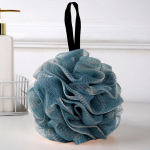 Pehme du&scaron;iv&otilde;rk, vahutav k&auml;sn, kooriv puhastusvann, mullipalli keha nahapuhastusvahend, puhastusvahend Vannitoa tarvikud sinine