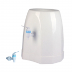 T&ouml;&ouml;pinnale paigaldatav veekannu dosaator, vastupidav, mitmeotstarbeline, kraaniga, praktiline pudelidosaatori alus &uuml;hiselamute restoranide ja hotelli k&ouml;&ouml;kide jaoks valge