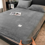 Kvaliteetne s&uuml;gistalvine soe kristallist sametist madratsikate Paks &uuml;lipehme korallifliisist madratsikaitse Kohandatud voodilinad ilma padjap&uuml;&uuml;rita 90x200x30cm