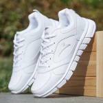 Kevadised ja s&uuml;gisesed nahast pinnaga tossud veekindlad vabaajajalatsid Valged jooksujalatsid Tudengite moodsad kingad Valged tossud Unisex kingad Tennis 45