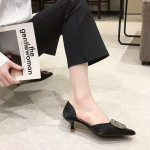 Mood Klassikaline kandiline pandlaga Bling Bling naiste korterid Mugavad moodsad mitmek&uuml;lgsed terava varbaga k&otilde;rged kontsad igal aastaajal 34 must