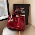 Vaba aja t&ouml;&ouml;lk&auml;imiseks m&otilde;eldud mahukas kott naistele uus tipptasemel &otilde;lakott, moodne k&auml;eshoitav kandekott