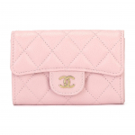 CHANEL 24K Klassikaline stiil Vertikaalne kuldne silt Topelt C logo Tepitud muster L&auml;ikiv tera Vasikanahk kuldse metallist kaardihoidjaga naistele Roosa One Size-Box(Basic Set+Box) kirsi&otilde;ie roosa v&auml;rv