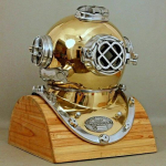 Mudel US Navy Mark V Boston Diving Divers Messingist ja alumiiniumist kiiver koos aluskingitusega
