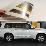 Moodne autokleebis Toyota Land Cruiser 200 LC200 2008&ndash;2015 auto kerele, vin&uuml;&uuml;list v&otilde;idus&otilde;idu spordikleebise peaga autokleebis Style 8 gray