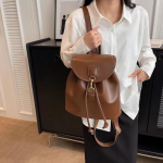 Kvaliteetse tekstuuriga klassikaline &uuml;hev&auml;rviline &otilde;lakott naistele ni&scaron;&scaron;ikott Moekas v&auml;ike kandiline kott valge