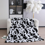 Imitatsioonk&uuml;&uuml;likukarvaga lehmamustriga tr&uuml;kitud tekk 45&times;45cm（cushion cover）