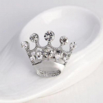 Isiklikud aksessuaarid, kivikivid, kroonprossid, v&auml;ljal&otilde;iked, retroh&otilde;ngulised loomingulised n&ouml;&ouml;pn&otilde;elad, &uuml;likonnad, moodsad mehed h&otilde;be