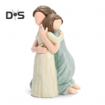 Ema t&uuml;tar kujukeste vaik Ema t&uuml;tar kallistab kuju S&uuml;nnip&auml;ev emadep&auml;eva kingitus magamistoa elutoa kaunistamiseks mitmev&auml;rviline