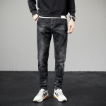 Isikup&auml;rastatud taskupunase kaunistusega Slim Fit Jeans Meeste kevadised uued teksad 28