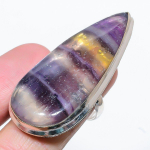 Looduslikust fluoriidist v&auml;&auml;riskivist k&auml;sitsi valmistatud 925 sterlingh&otilde;bedast kinkes&otilde;rmus, suurus 10 G4v47