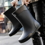 Suvised meeste vihmasaapad, pools&auml;&auml;reni libisemiskindlad veekindlad kingad, talvised p&otilde;lvek&otilde;rgused soojad fliisvoodriga vihmakingad, jalgsi kalap&uuml;&uuml;giks ja t&ouml;&ouml;ks 40