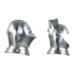 16. sajandi inglise suletud kiiver - 18-m&otilde;&otilde;tmeline r&uuml;&uuml;tli kiiver Halloweeni jaoks