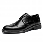 Moodsad ehtsast nahast Brogues Meeste platvormkingad 2024 Elegantne graveering Pehme tald Pulmakleidikingad Mees K&auml;sit&ouml;&ouml;jalatsid Zapatos Hombre 6 must