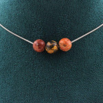 Pierres et Min&eacute;raux. Collier 3 perles Jaspe l&eacute;opard 8 mm. Chaine en acier inoxydable Collier femmes, hommes. Taille personnalisable.