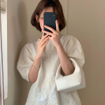 Korea Off-White lillelise tikandiga laternvarrukatega lai suvine top One Size mustjasvalge