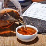 2008 Aasta Sanpa Lao Ban Zhang K&uuml;ps Puerh Pu'er Looduslik Shu Puer Tee 357g Must