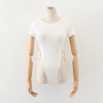 Euroopa ja Ameerika &uuml;mmarguse kaelusega l&uuml;hikeste varrukatega topp isikup&auml;rase k&uuml;ljerihma disainiga, paljastava v&ouml;&ouml;kohaga kombinesoon S must