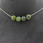 Pierres et Min&eacute;raux. Collier 4 perles Jade 8 mm. Chaine en acier inoxydable Collier femmes, hommes. Taille personnalisable.