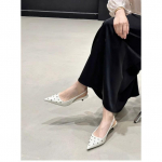 Uued Suvised Naiste Sandaalid Metallne Neet K&otilde;rged Kontsad Jalatsid Elegantne Slingback Teravotsaline Slip-on Peo Daami Kingad 35