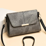 Pehmest nahast &otilde;lakott naistele, m&otilde;eldud crossbody-kottidele, vintage kullerkottidele