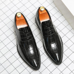 Briti meeste teravaotsalised rohelised lakknahast kingad Disainer Gentleman Oxfords Pulmakleit Ball Peigmehe Jalan&otilde;ud Zapatos Hombre 38