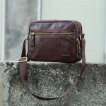 CONTACT'S ehtsast nahast meeste k&auml;ekott iPadile kohv