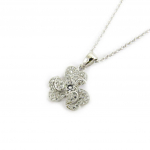 Altesse [L5328] &ndash; valge 'Clover' h&otilde;bedane kaelakee valge