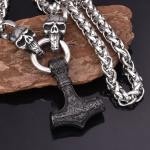 Euroopa ja Ameerika isikup&auml;rastatud Vikingi roostevabast terasest Thunder Hammer ripatsiga kaelakee meeste roostevabast terasest kummituskaelakee punk ehted 40