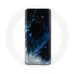 &Uuml;mbris Samsung Galaxy A8 Plus jaoks Sinise halli ja musta v&auml;rvi mitmev&auml;rvilised suitsupilved mustal taustal